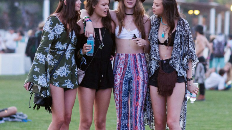 03-coachella-street-style-09.jpg