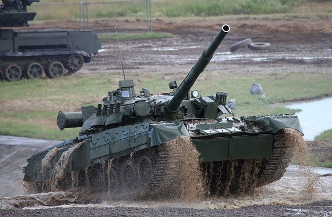 Watch a Russian Tank Battalion Tear Up the Countryside in Full Attack ...