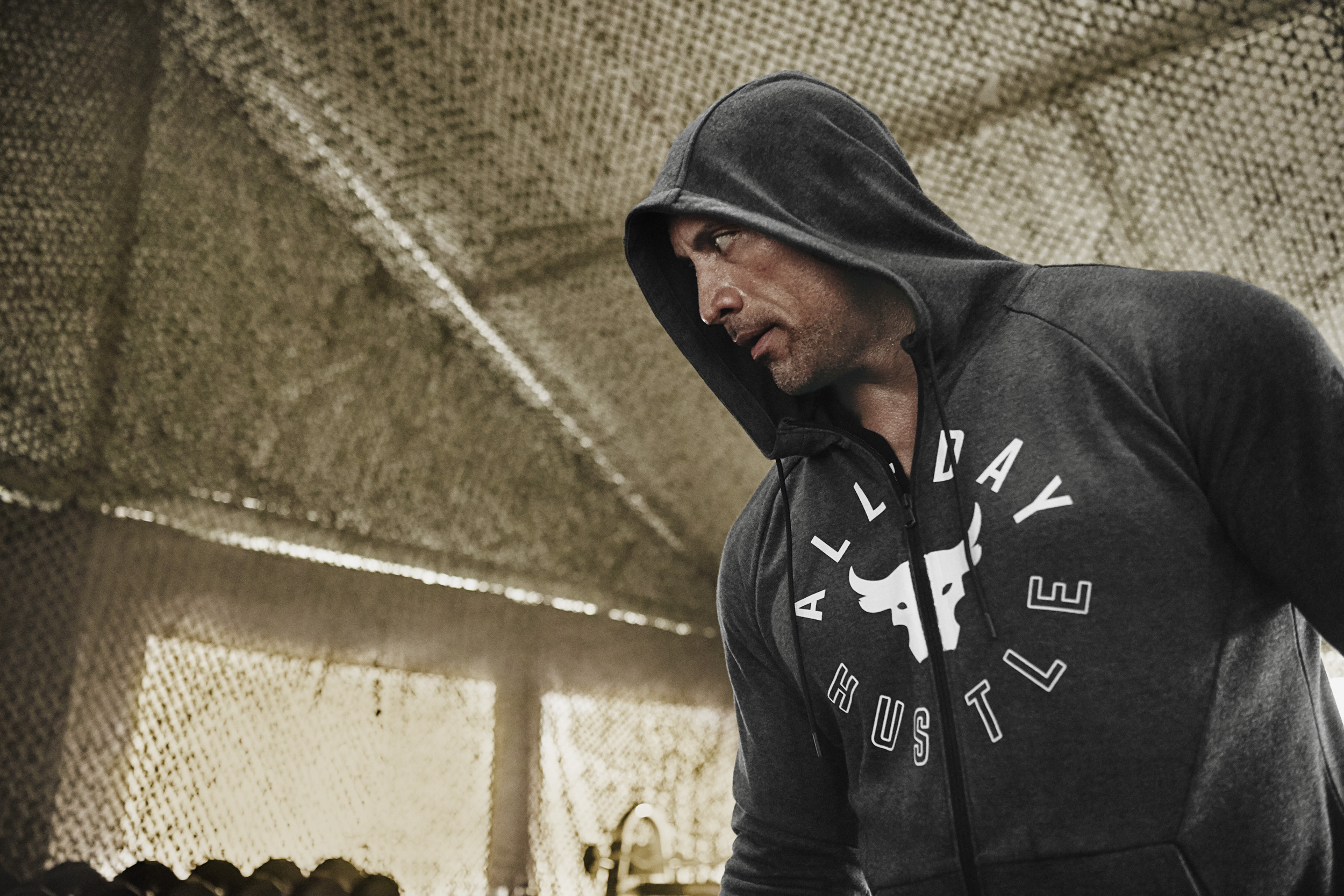 Oblongo tal vez Aflojar Flex Your Gym Style With The Rock's New Under Armour Sneakers and Workout  Gear - Maxim