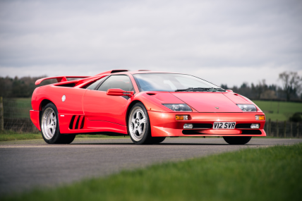 1999 Lamborghini Diablo SV red front 34.png