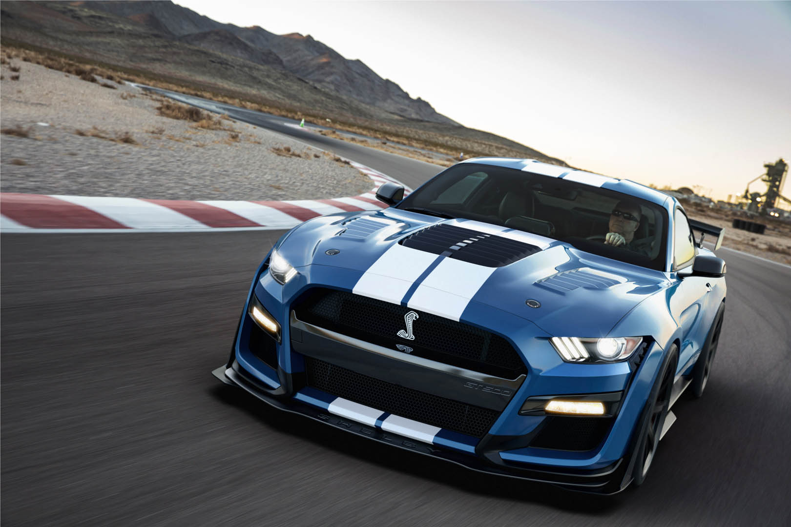 2020 Ford Mustang Shelby GT500SE  (1)