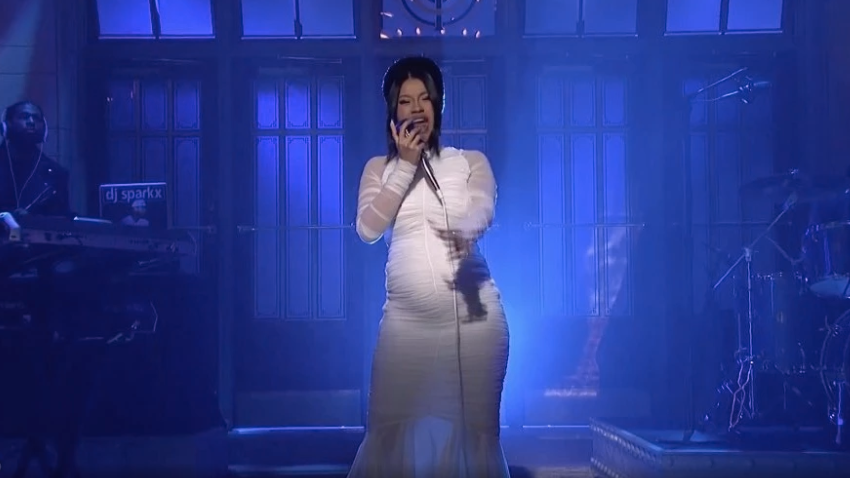 Musical Guest Cardi B Revealed Her Baby Bump On 'SNL' And Twitter Went ...