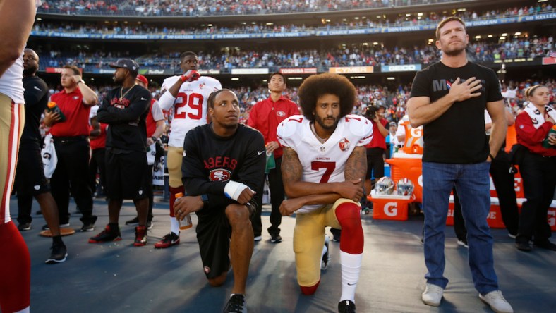 Colin-Kaepernick-national-anthem.jpg