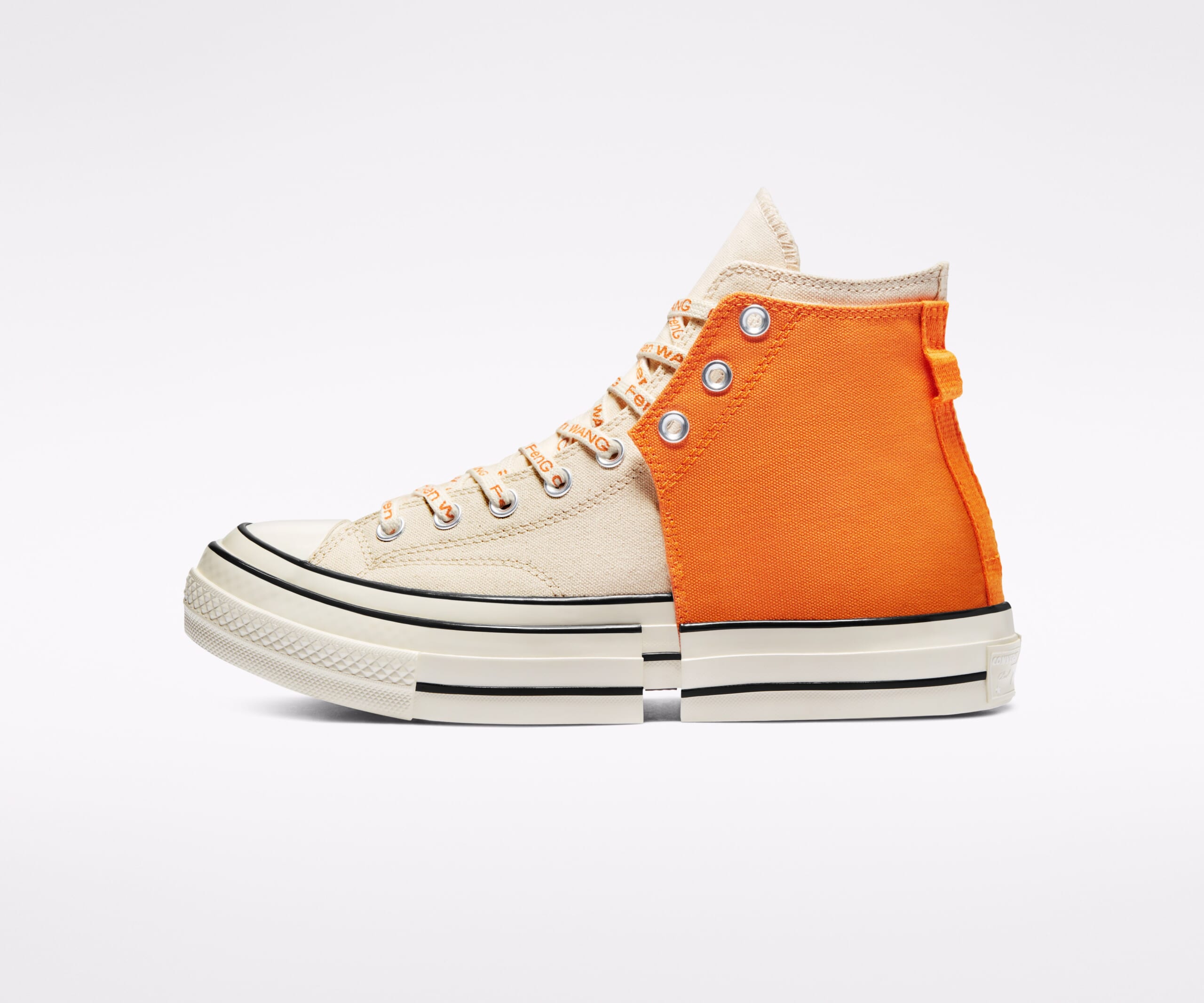 Marte Intercambiar equipaje These Converse Limited Edition Chuck 70s Are 2 Sneakers in One - Maxim