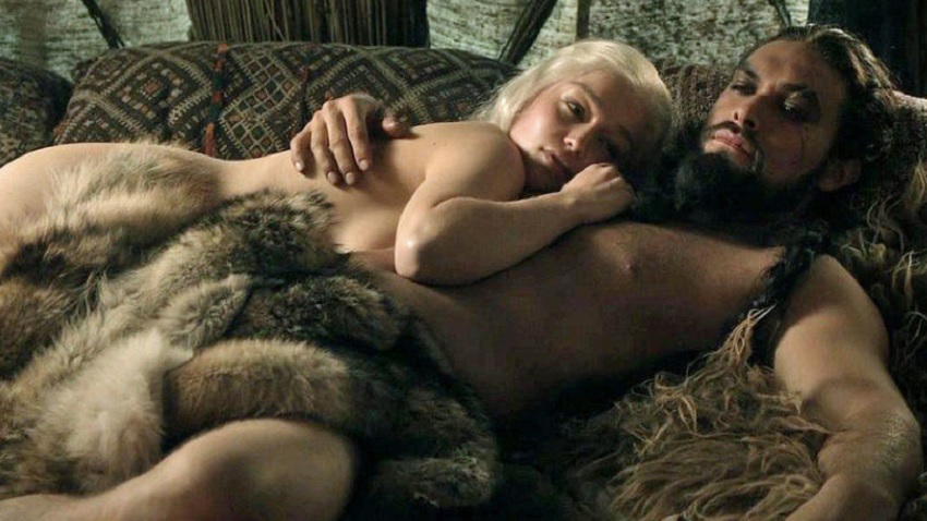 Emilia Clarke Says She Doesn T Regret Her Game Of Thrones Nude Scenes