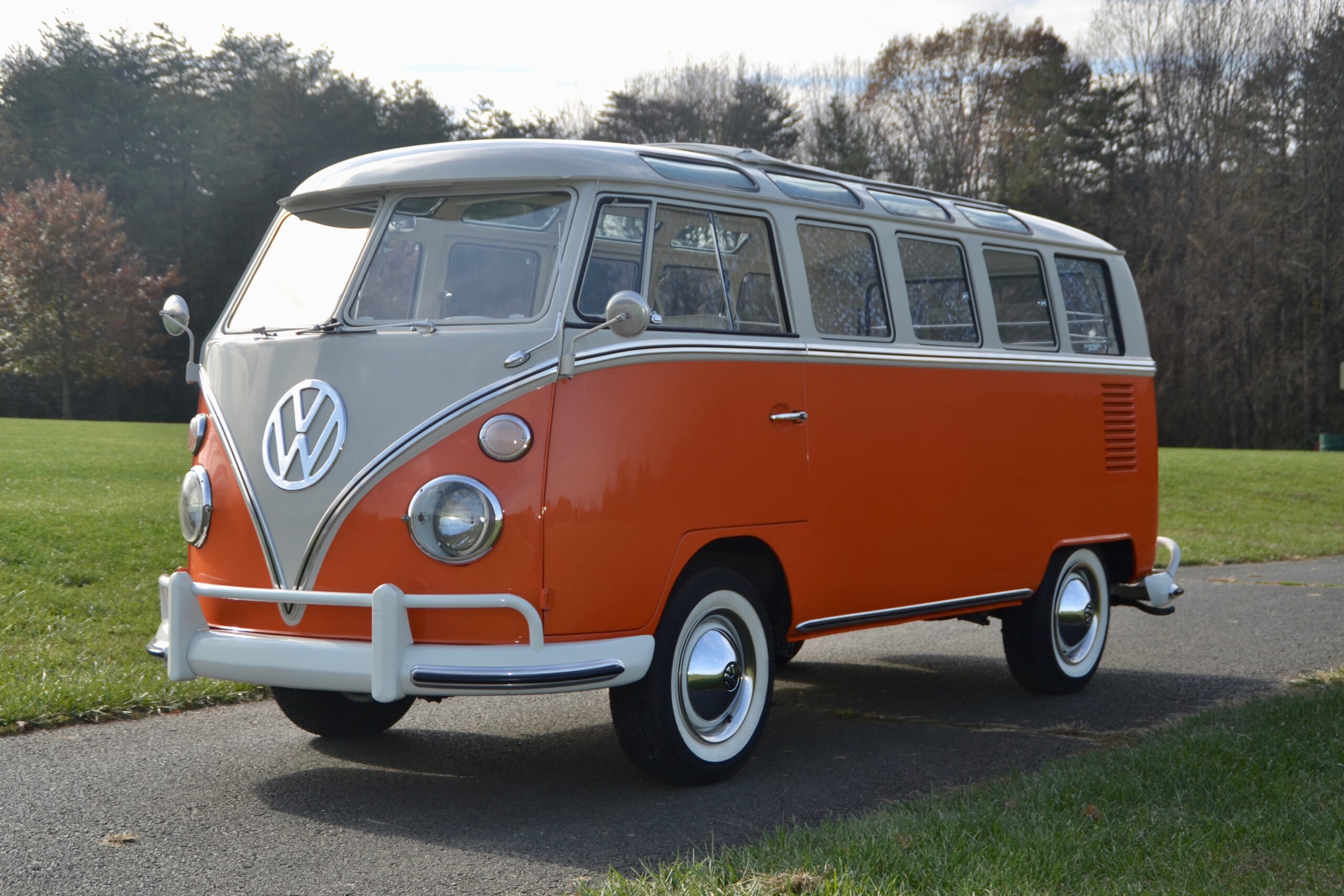 8 Reasons Why the Classic VW Bus Is a Timeless Legend - Maxim