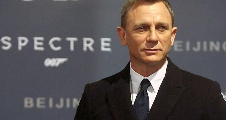 Daniel Craig Gym Pic Shows Hes Back In Action As James Bond After 9184