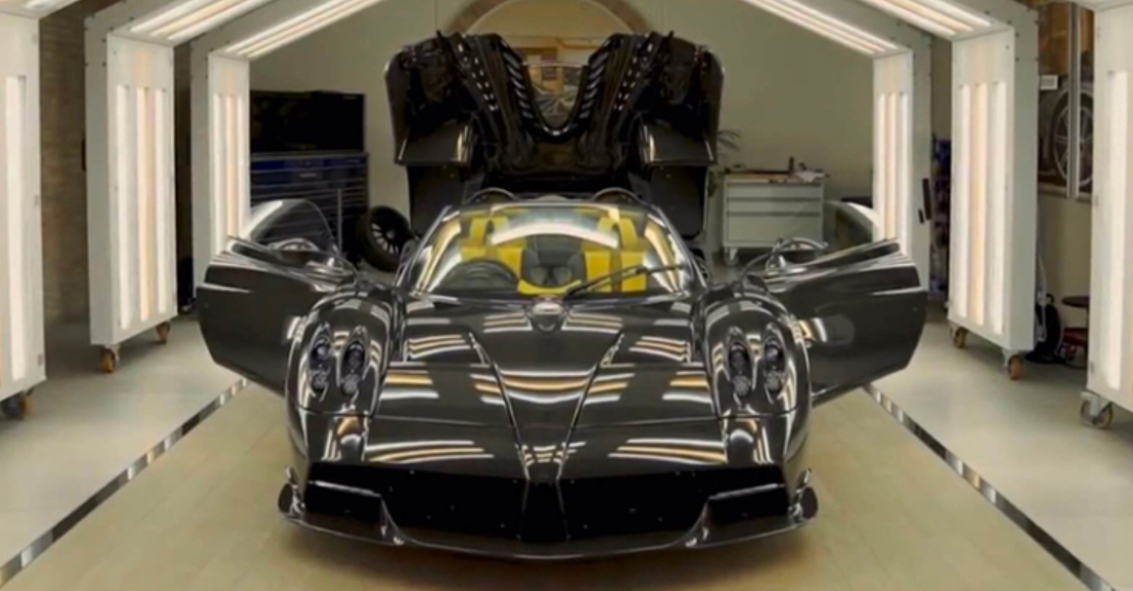 Final Pagani Huayra Roadster Promo