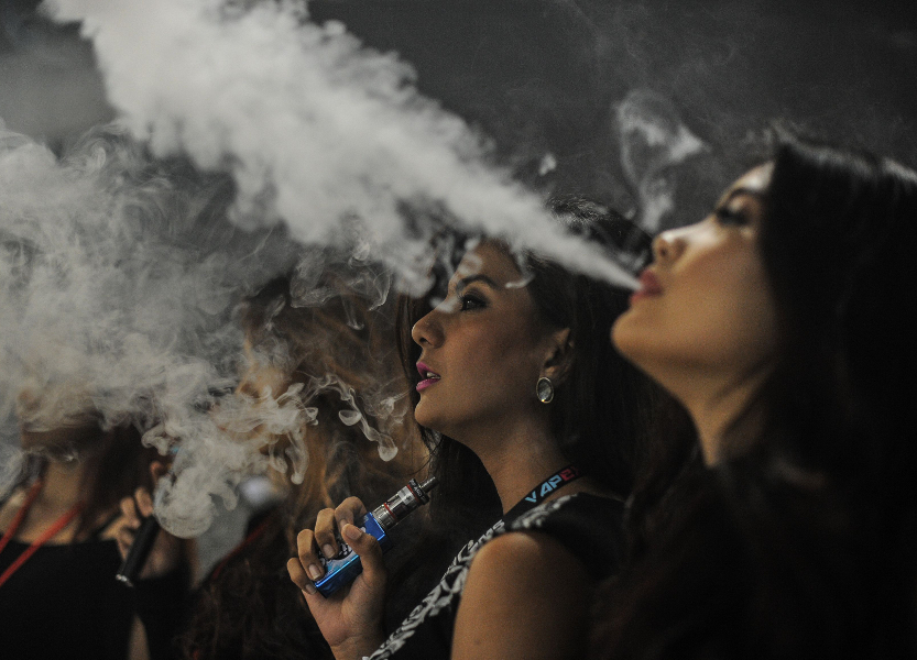 Why E Cigs Are Now Officially Banned On Us Flights Maxim 