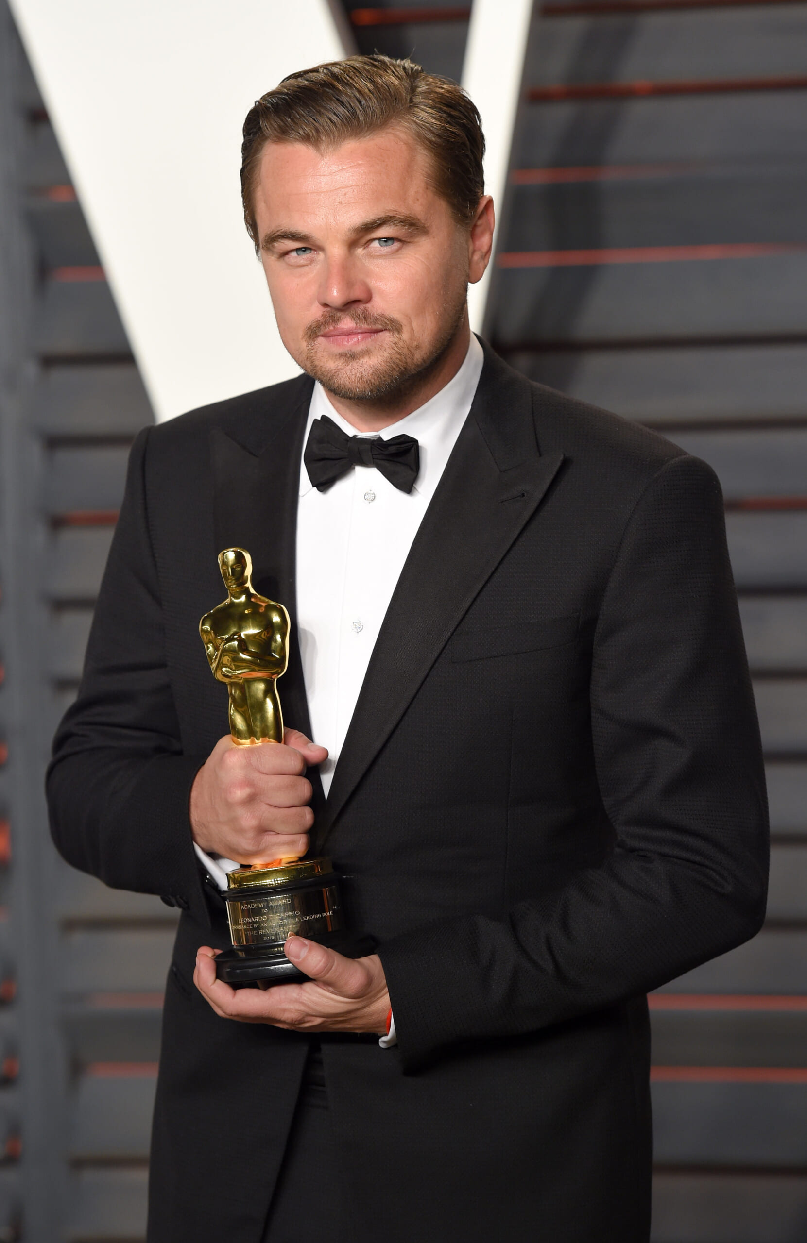 Heres How Leonardo Dicaprio Celebrated His First Oscars Win Maxim 