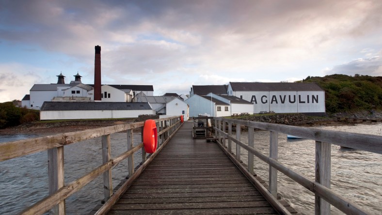 Lagavulin Distillery_1.jpg