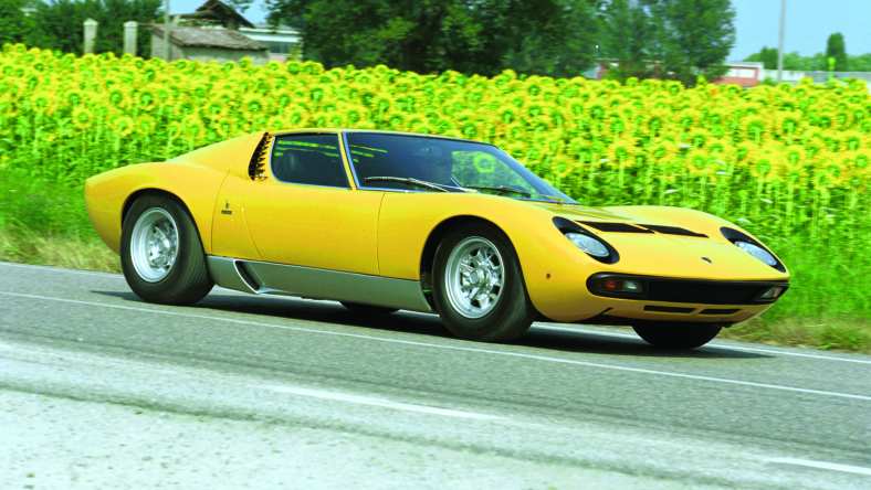 Lamborghini Miura yellow right side.jpg