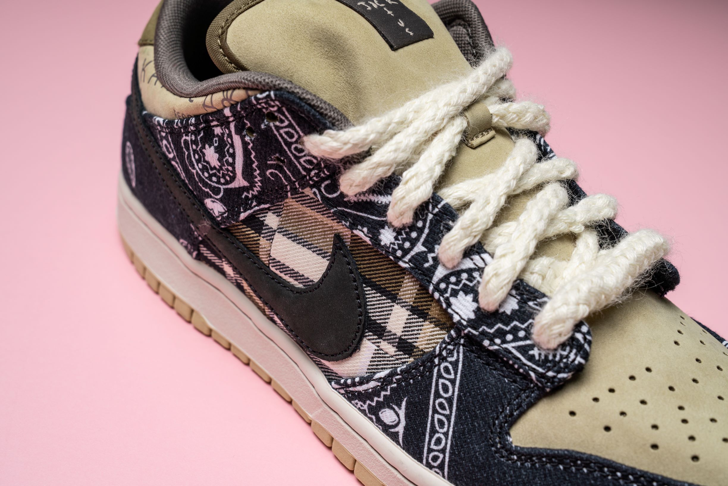 Nike Teams With Travis Scott For Bandanna-Print Dunk Low Sneakers - Maxim