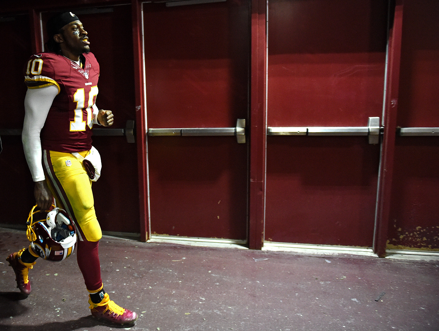 np011116_rg3lockerroom_article.jpg