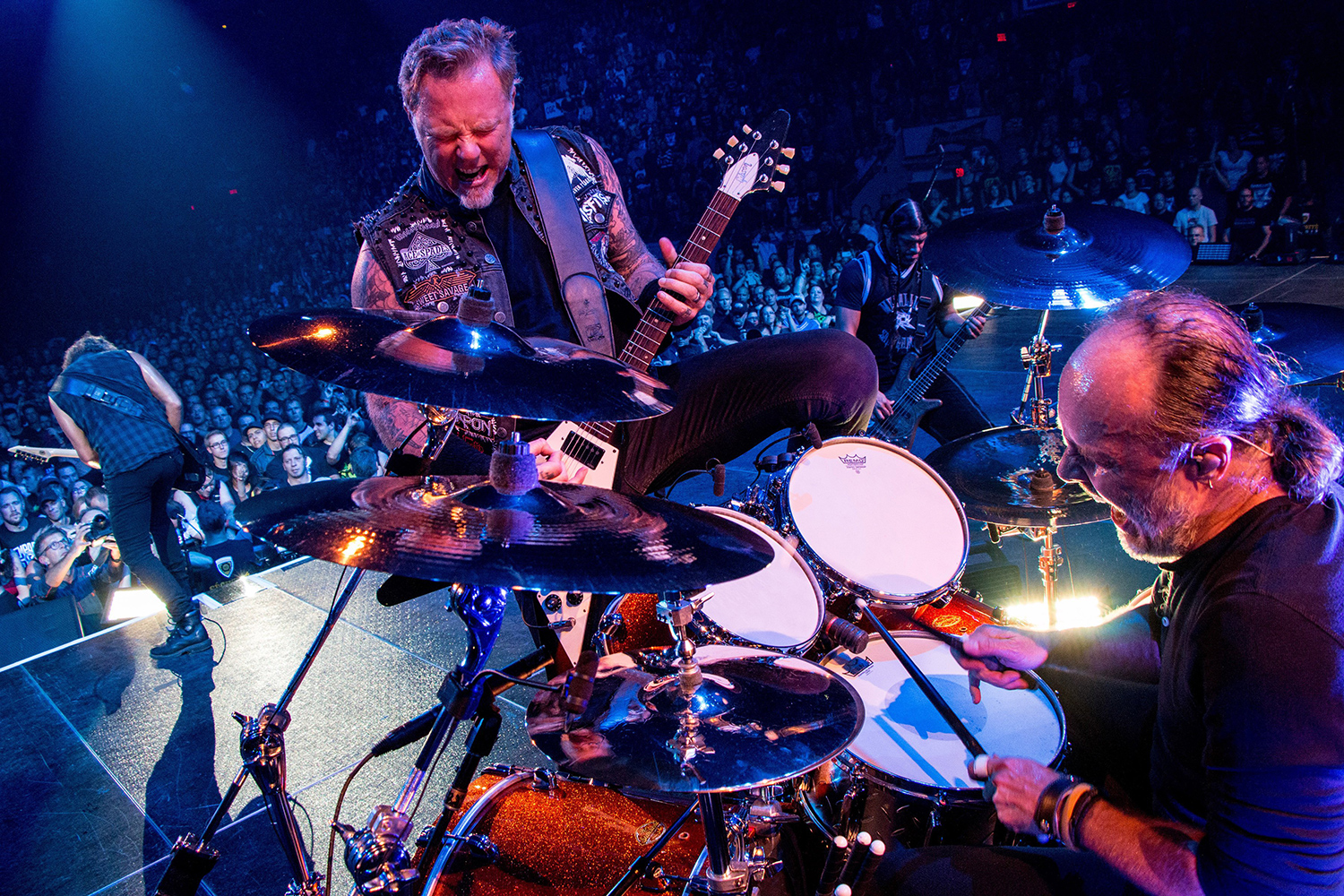 metallica-apologized-after-their-lawyer-sent-a-cease-and-desist-letter