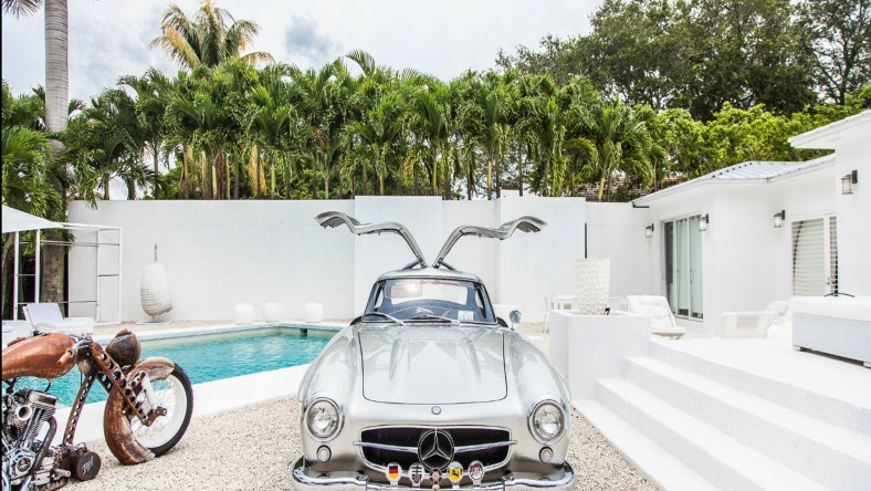 SL 300 Mercedes Gullwing.jpg