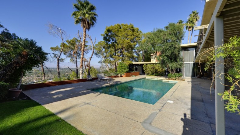 Steve-McQueen-Palm-Springs-House-Pool-1200x798.jpg