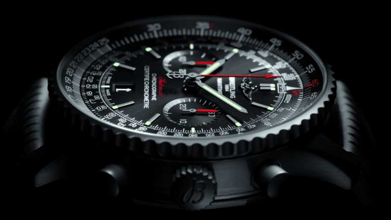 Breitling Navitimer 46 Blacksteel_04.jpg