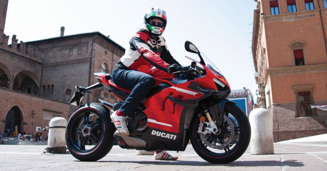 Ducati Superleggera V4 Promo