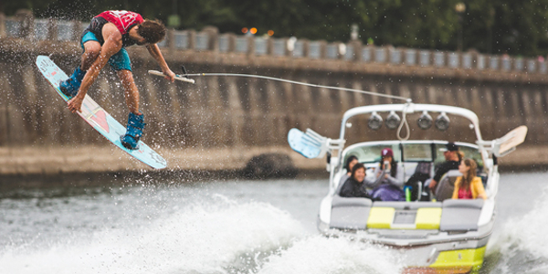 The versatile XT20 makes fun wakes (Photo: MasterCraft)