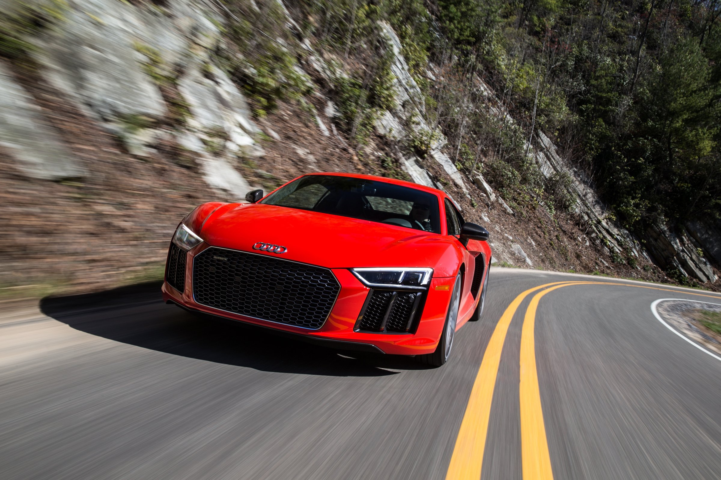 news-2017-audi-r8-v10-drive-18.jpeg