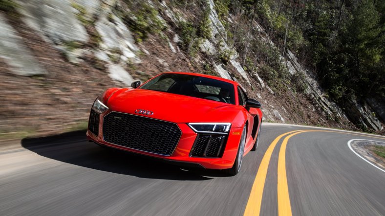 news-2017-audi-r8-v10-drive-18.jpeg