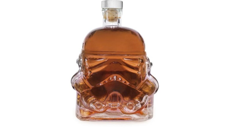 The Original Stormtrooper decanter holds 750ml of your favorite hooch (Photo: The Fowndry Limited)