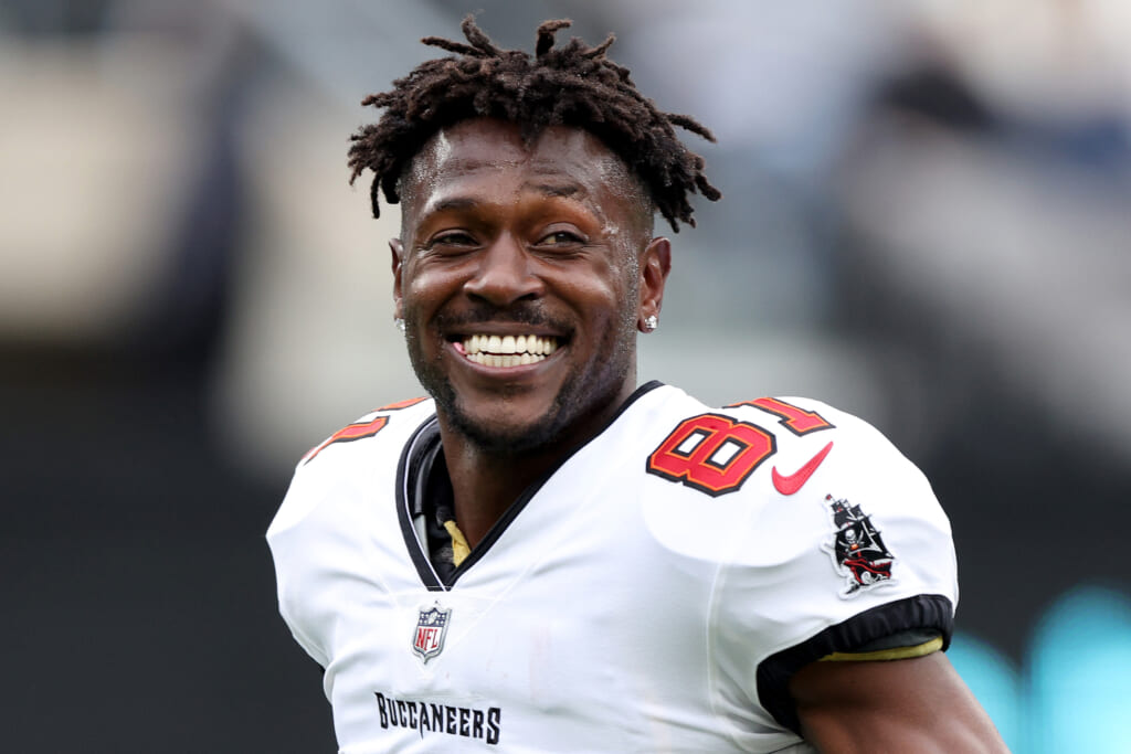 An NFT of Antonio Brown Leaving Bucs Vs. Jets Game Could Reportedly Sell  for $1.5 Million - Maxim