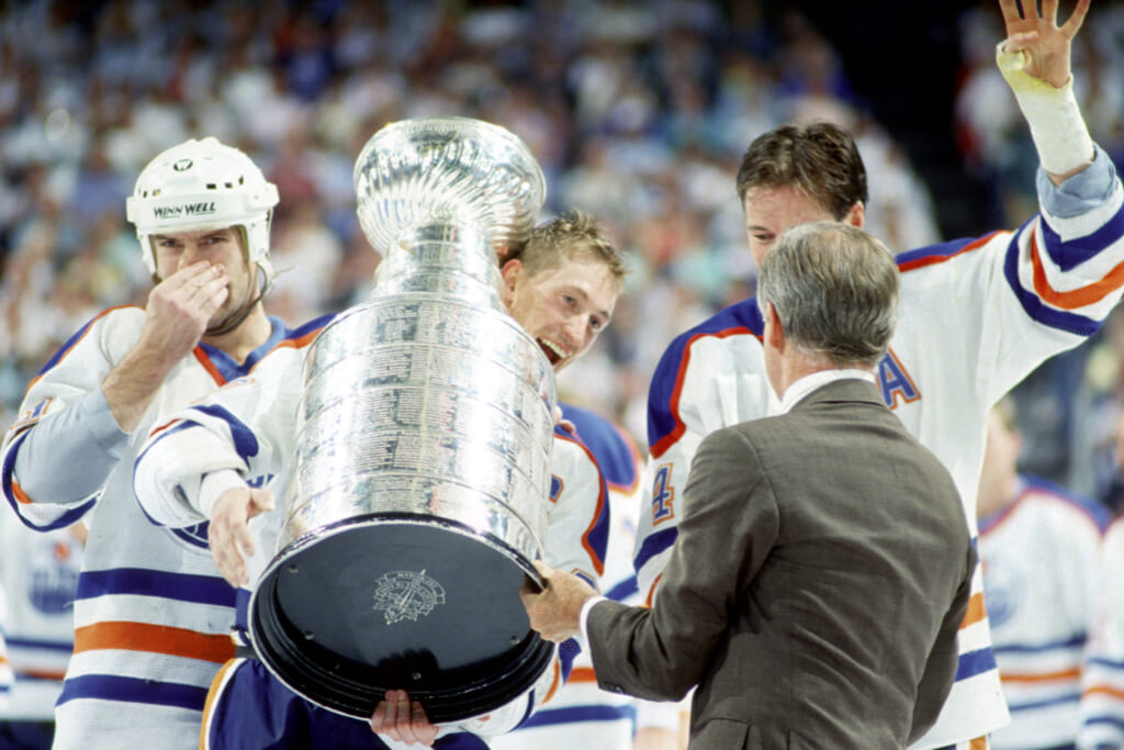 https://www.maxim.com/wp-content/uploads/2022/06/Wayne-Gretzky-1988-Edmonton-Oilers-Stanley-Cup-1024x683.jpg