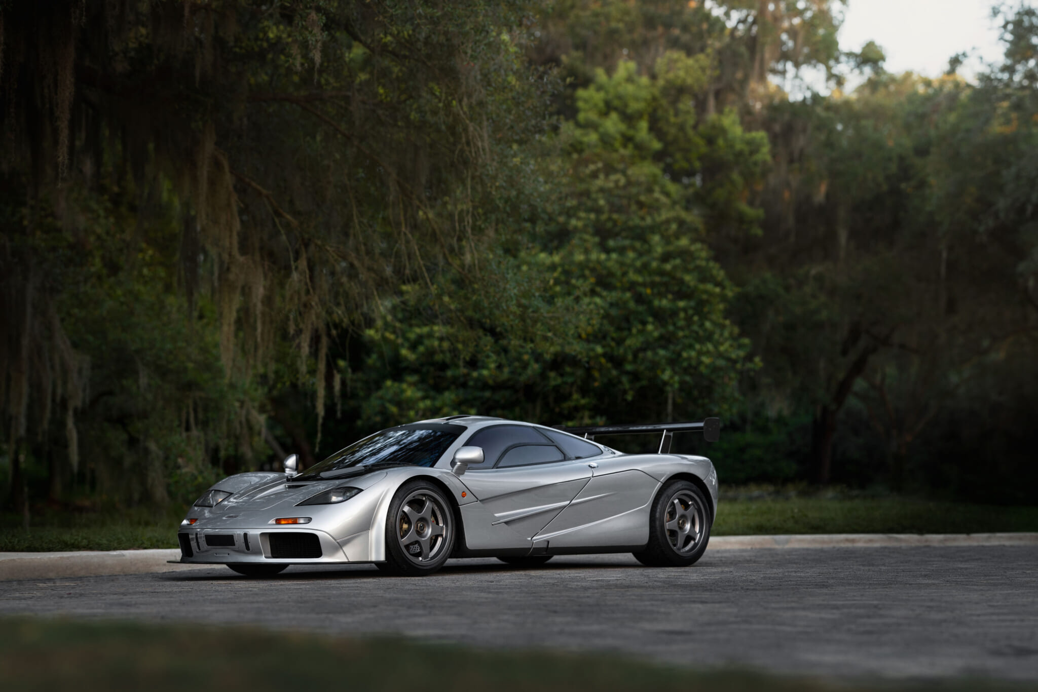 A McLaren F1 That Elon Musk Called 'The Best Car Ever' Is Up For Grabs ...