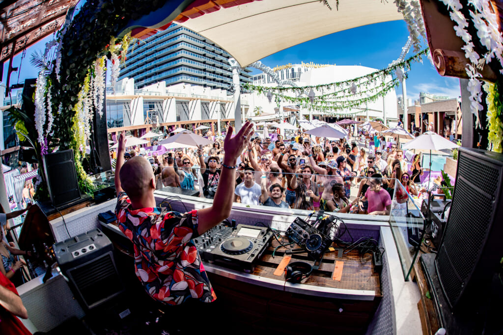 Top 5 Las Vegas Day Clubs & Pool Parties to Experience in 2017