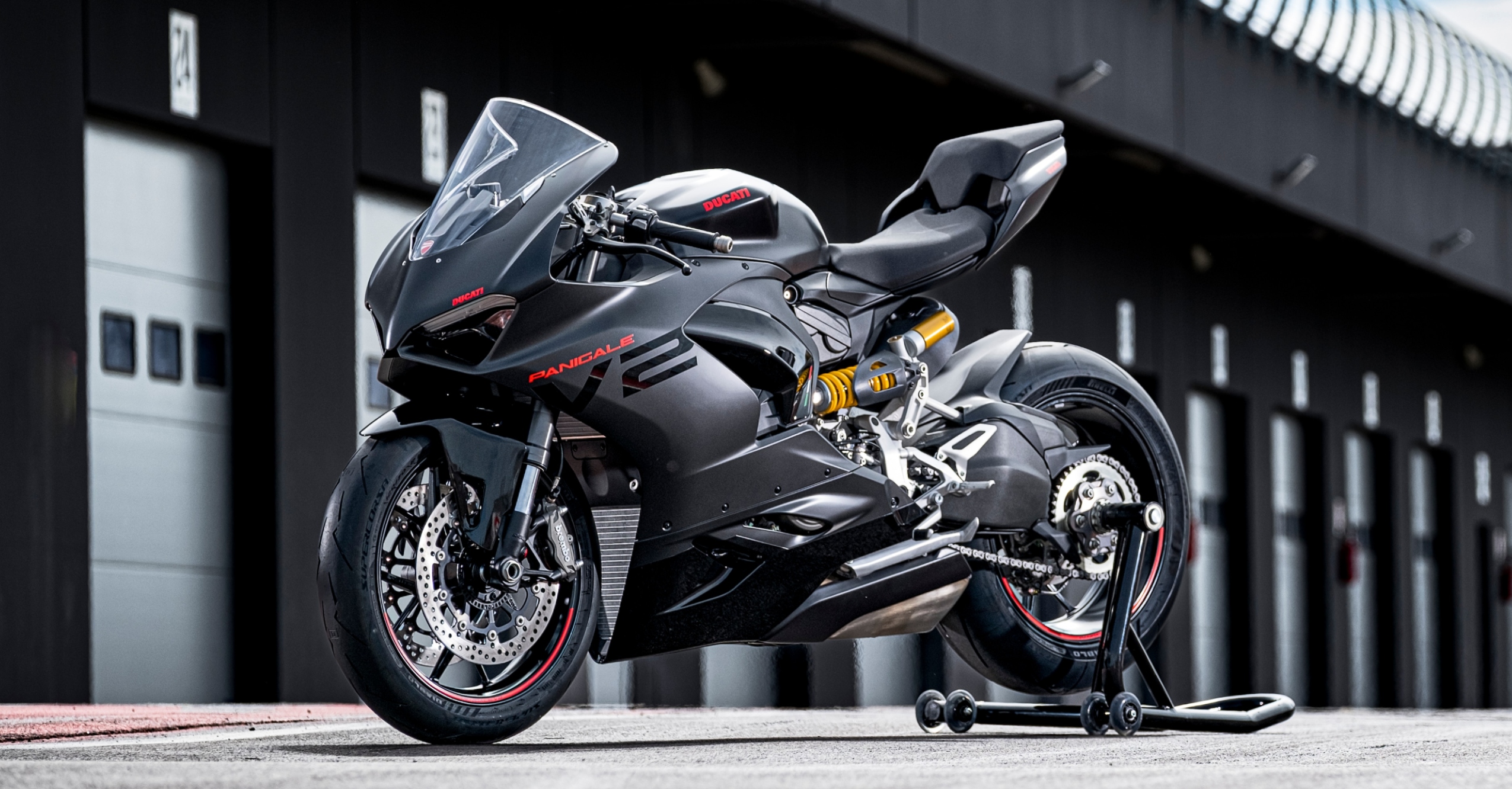 Ducati Gets Dark With Panigale V2 Superbike Maxim