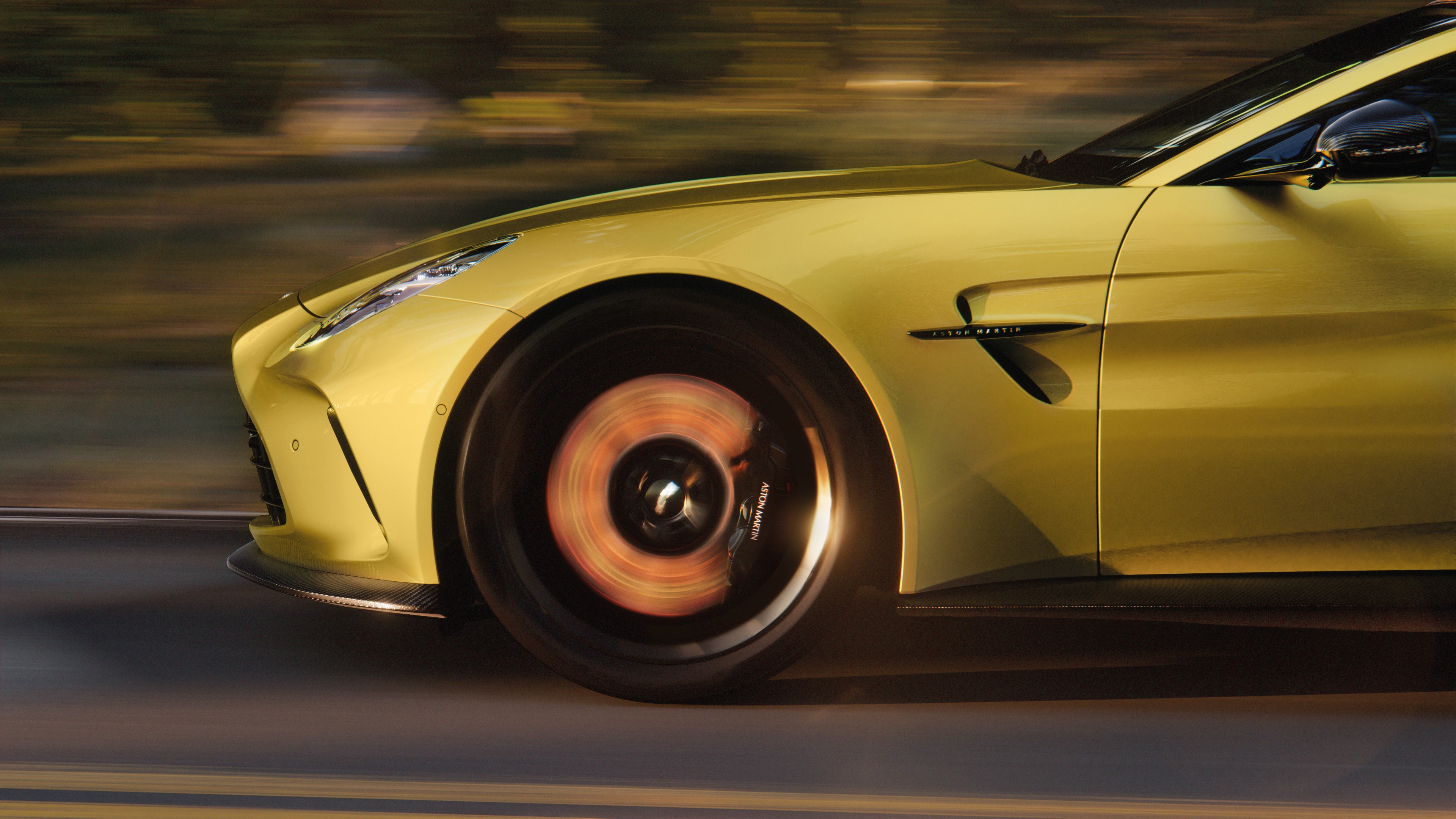 Aston Martin's 2025 Vantage Is A Stylish Speed Demon - Maxim